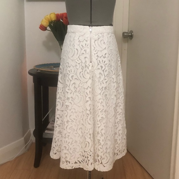 Lace Skirt in White - Picture 4 of 8